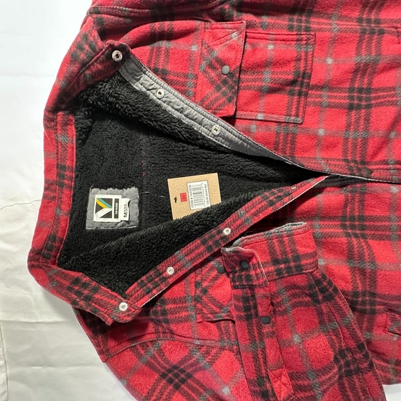 Voyager Jacket Men's Medium Red and Black Plaid Sherpa Fleece Snap Button Up NWT - Picture 6 of 7